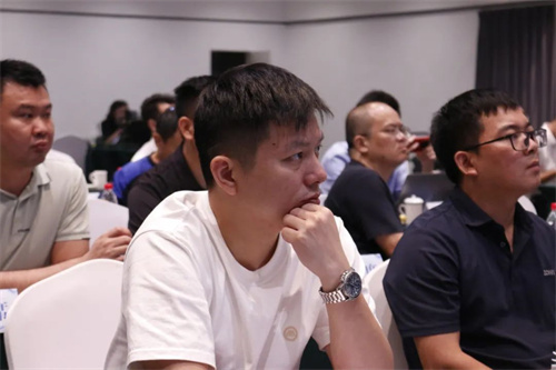 凌宇成功召开智能调峰干燥机新产品发布会(图13)