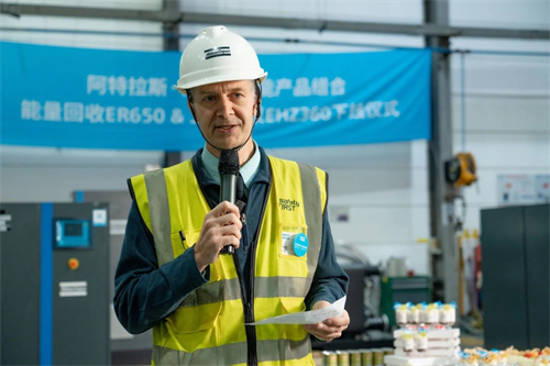 热能回收泵组ER650和工业热泵机组EHZ360在无锡工厂下线(图2)