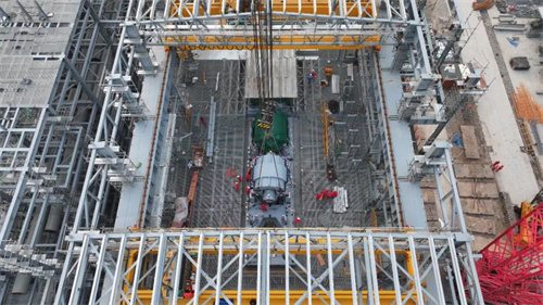 广西石化炼化一体化乙烯装置裂解气压缩机大型机组主体就位(图1)