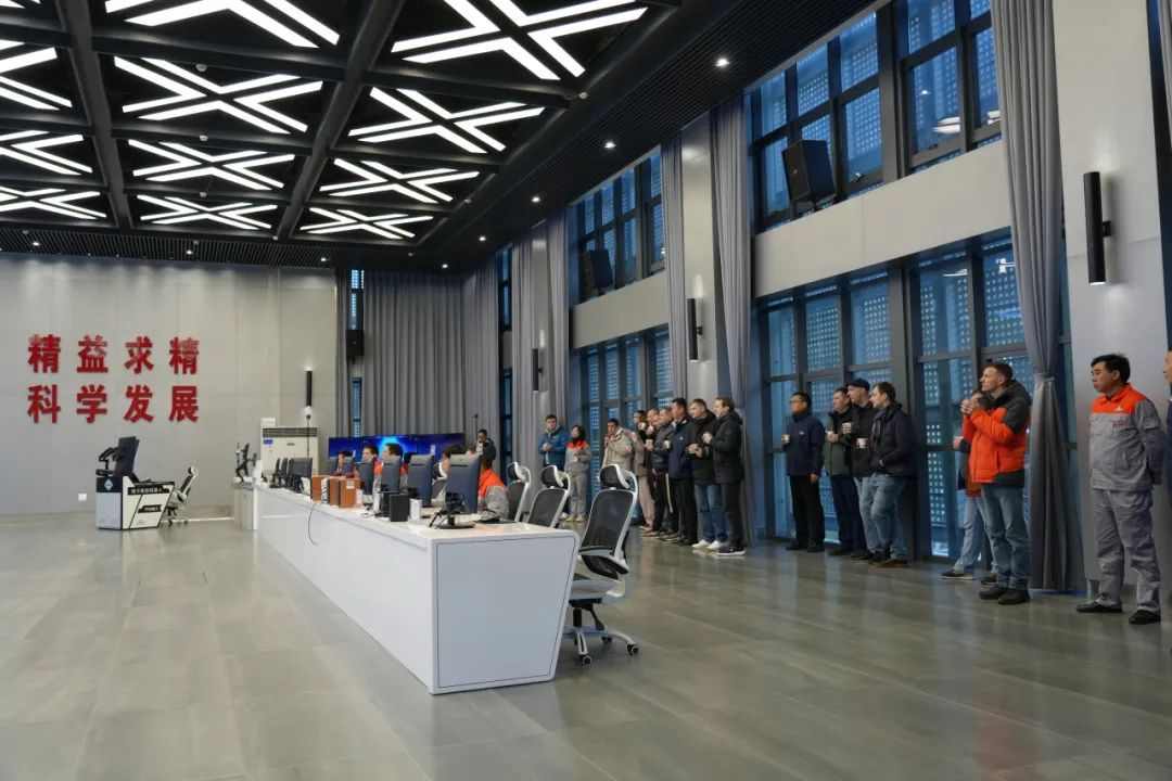 欧洲客户代表团赴湖北宜昌考察开山重工地下凿岩机器人(图6)