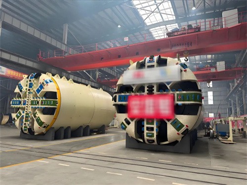 浙江某盾构厂家自主研发制造的复合土压平衡盾构机下线(图2)