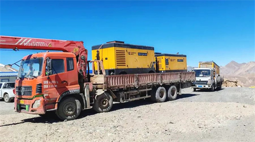 柳工三台移动螺杆空气压缩机成功通过高原恶劣环境测试(图1)