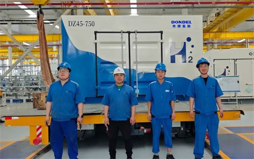 东德氢能自主研发隔膜压缩机组启动至内蒙古鄂尔多斯(图2)