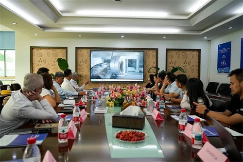 东南亚千万级空压机代理商访问斯可络(SCR)中国空气压缩机总(图1)