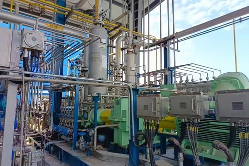 二级硫化氢无油螺杆压缩机首次应用于设备中(图1)