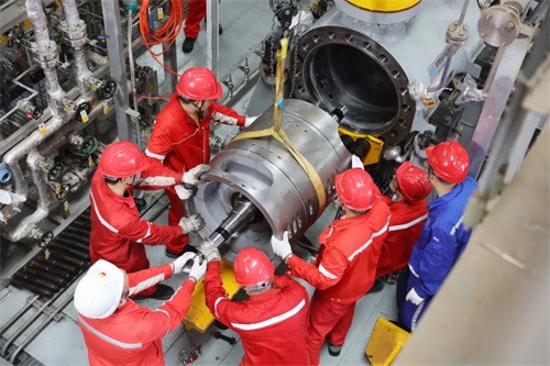 西南油气田公司输气管理处铜梁压气站压缩机组成功更换(图2)