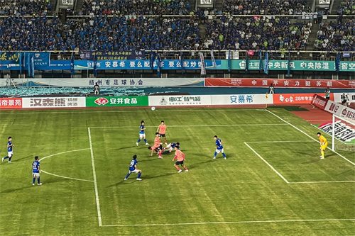 江苏省城市足球联赛第六轮举行 申江储气罐强大品牌支持足球盛宴(图3)