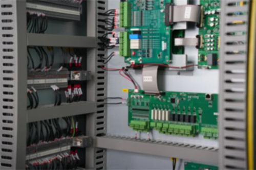 英威腾成功取得重大技术突破 30MVA高压水冷变频调速系统正(图3)