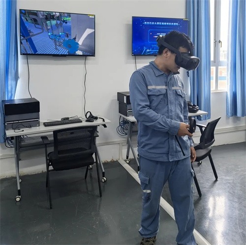 第一个大型压缩机组全尺寸安全操作模拟培训系统正式投入使用(图3)