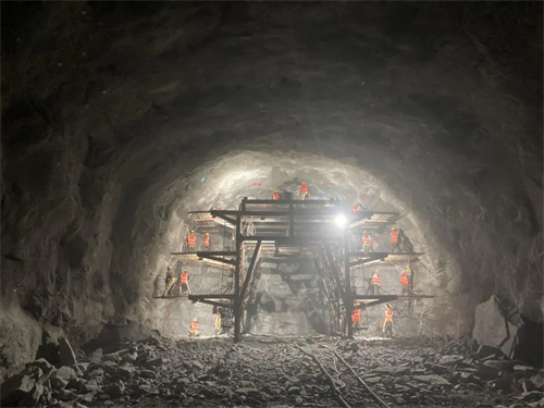 20250826398939.jpg 河南信阳300mW先进压缩空气储能国家示范电站地下储气库开挖(图2)