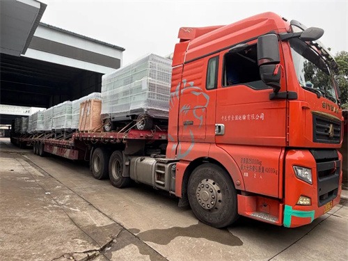 陕西移山为俄罗斯定制20台柴油移动螺杆空气压缩机(图2)