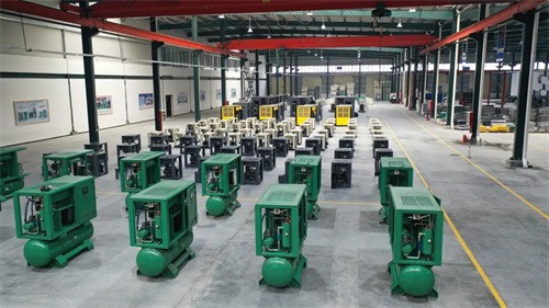 100多套螺杆式空气压缩机批量出口欧洲(图2)