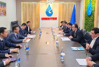 杰瑞与乌兹别克斯坦国家石油天然气公司高层会谈(图1)