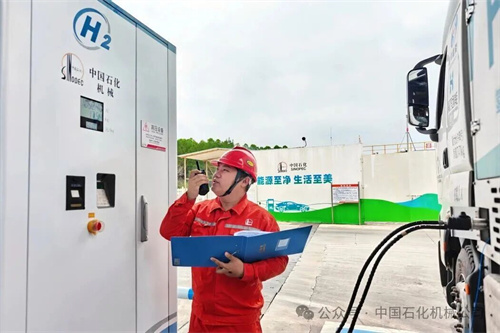 石化机械自主设计开发 两台22MPa隔膜压缩机到河南出发(图3)